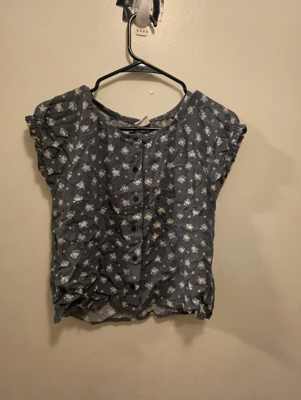 Hurley Gray Floral Button-Up Blouse with Mint Accents